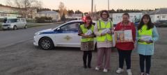 В Томском районе Родительский патруль напомнил водителям о правилах перевозки юных пассажиров