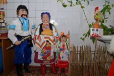 Выставка кукол в национальных костюмах приглашает гостей